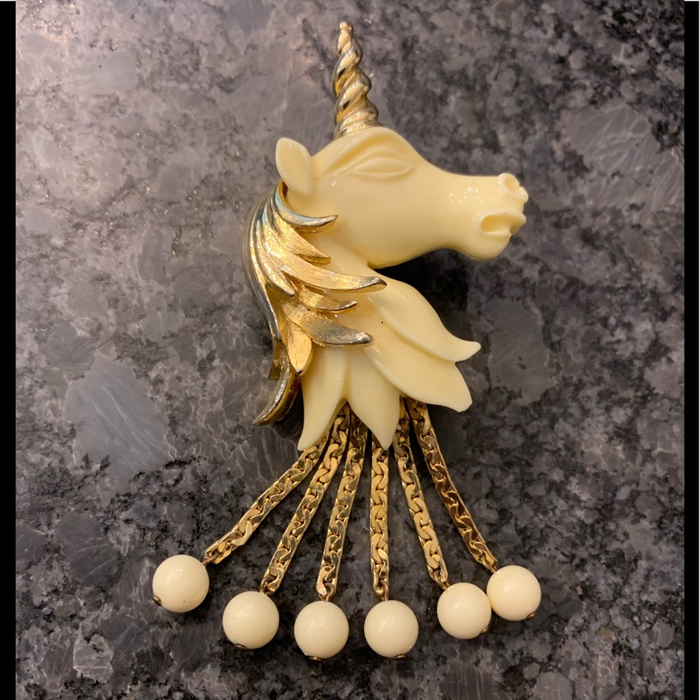 Vendome Rare Goldtone Cream Carved Lucite 6 Dangle Unicorn Figural Brooch